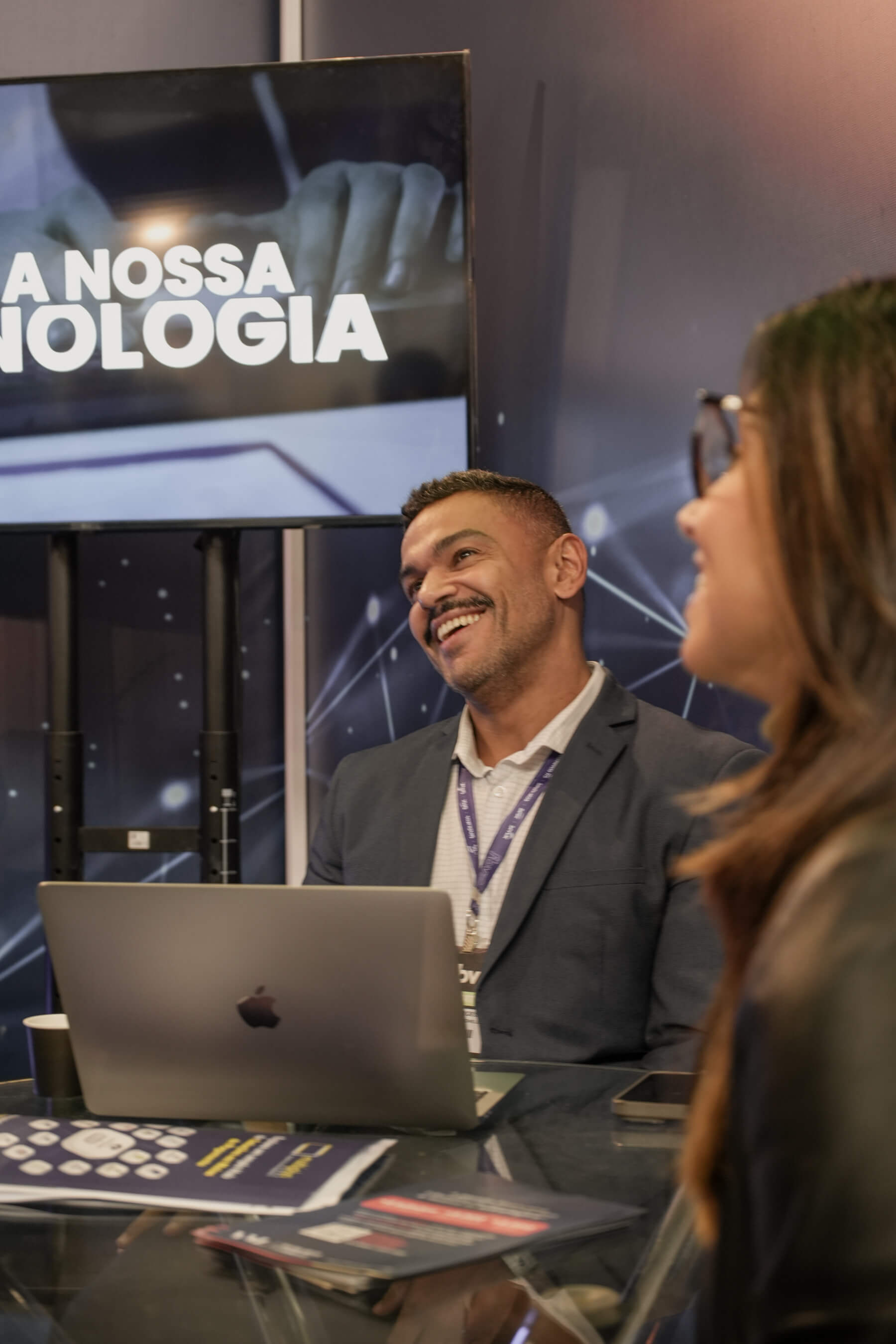 Para acompanhar novidades e oportunidades: